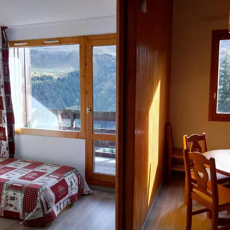 Apartment Meribel: 3 Pieces Avec Mezzanine, Balcon, Acces Direct Aux Pistes - Fr-1-355-186 Meribel