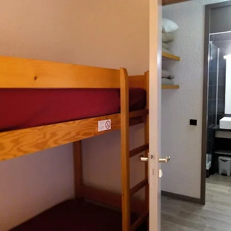 Meribel: 3 Pieces Avec Mezzanine, Balcon, Acces Direct Aux Pistes - Fr-1-355-186