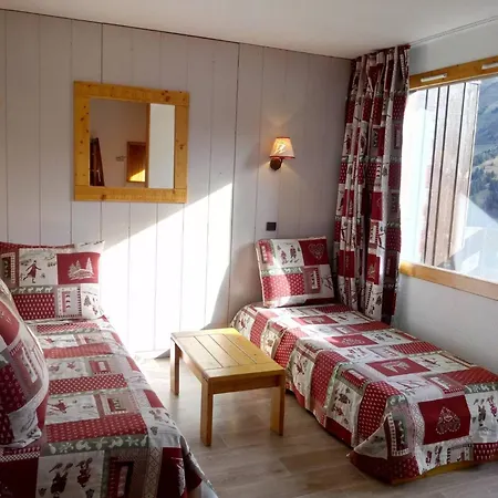 Meribel: 3 Pieces Avec Mezzanine, Balcon, Acces Direct Aux Pistes - Fr-1-355-186 *