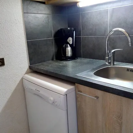 Meribel: 3 Pieces Avec Mezzanine, Balcon, Acces Direct Aux Pistes - Fr-1-355-186 Μεριμπέλ